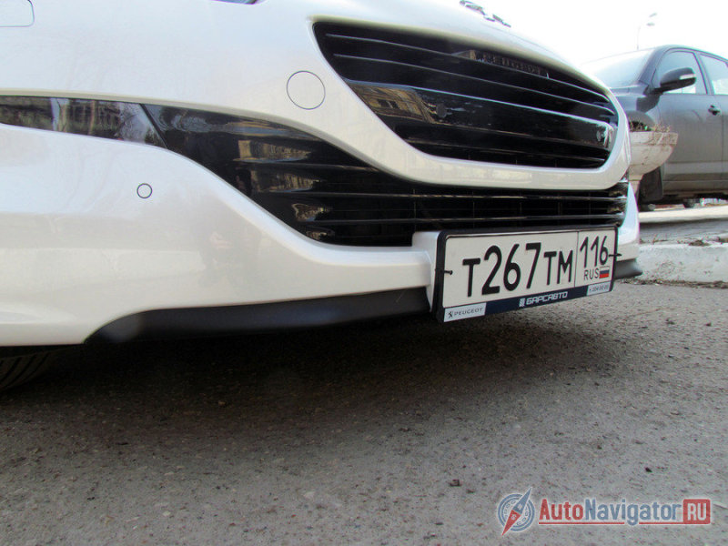 Парковка лицом к бордюру на RCZ - дело рисковое