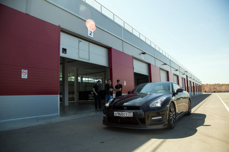 Дорестайлинговый Nissan GT-R