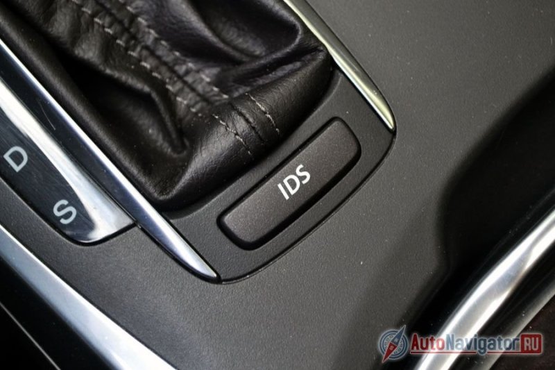 При нажатии кнопки IDS меняются настройки руля, дросселя, звука и привода