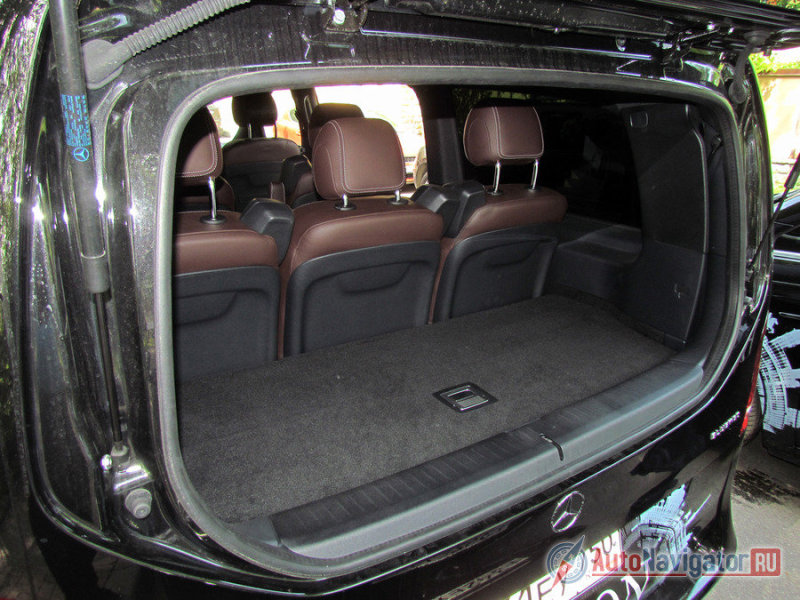 Стекло пятой двери открывается отдельно