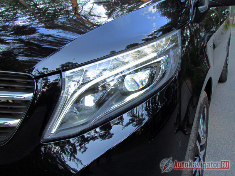 Свет весьма затейливый