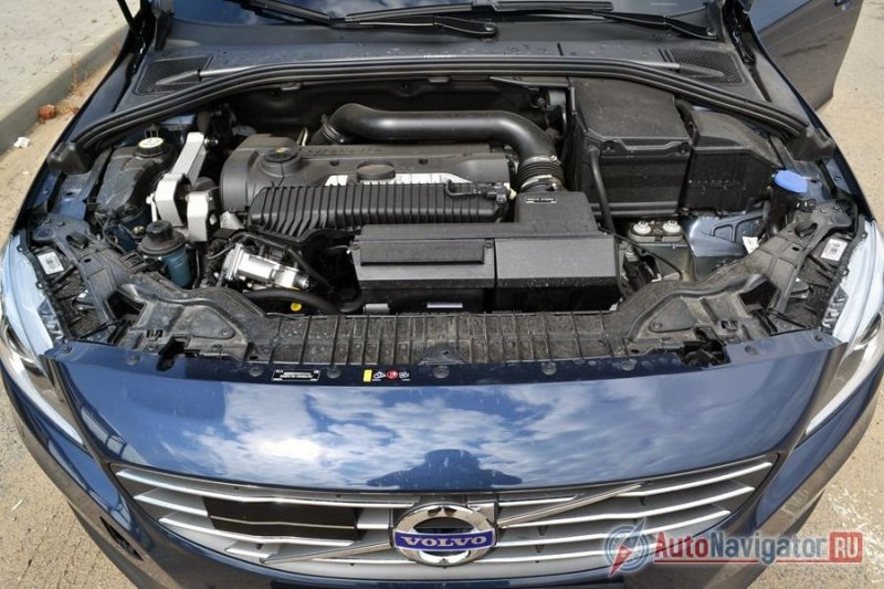 Под капотом - пятицилиндровый 2,5-литровый турбированный мотор