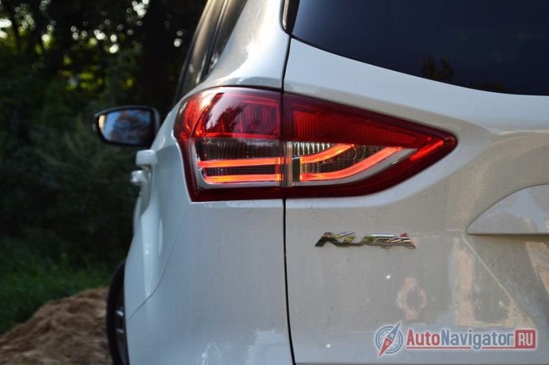 Ночью красные световоды габаритных огней смотрятся очень эффектно