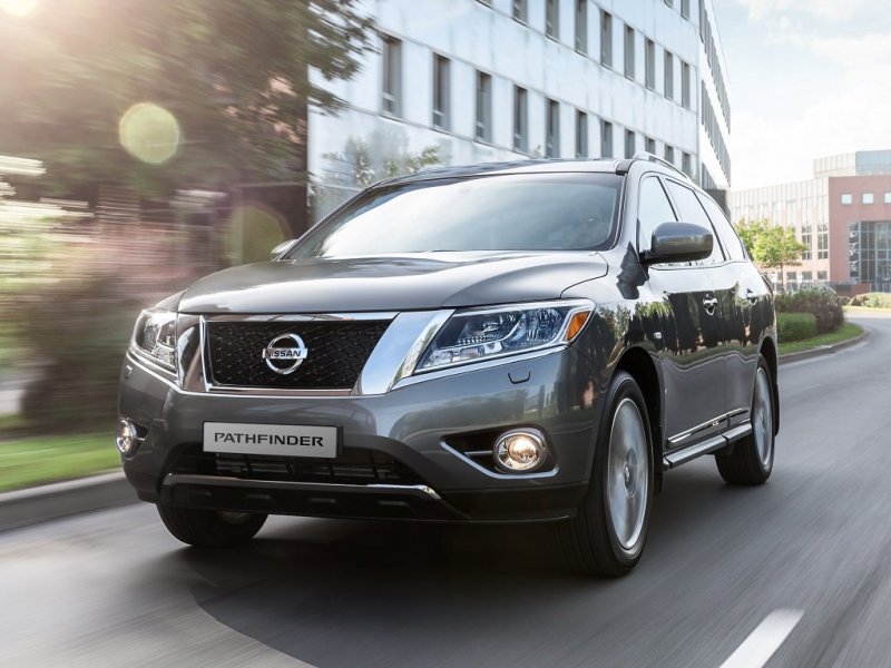 Nissan Pathfinder IV