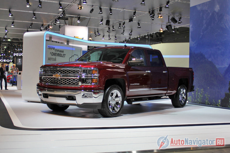 Для пробы рынка прикатили гигантский пикап Chevrolet Silverado и…