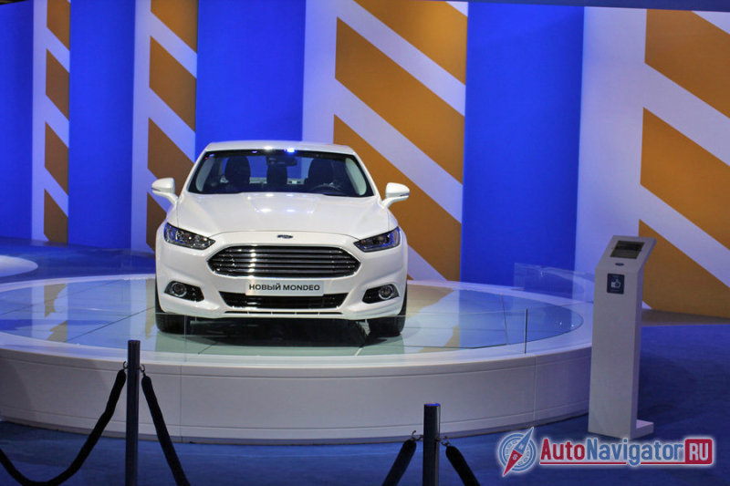 Белый Mondeo – премьера, но сегодня он уже не воспринимается чем-то новым