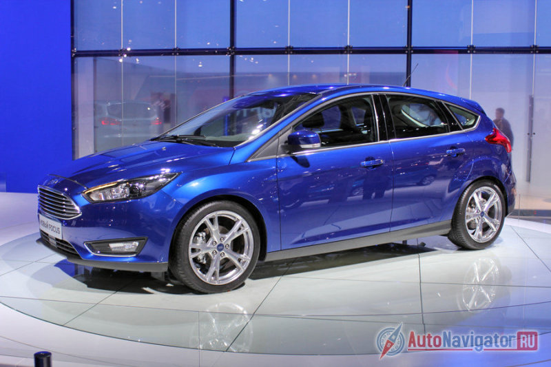 Тогда же в массы попадет обновленный Ford Focus, нарисованный в стилистике застрявшего между выставкой и конвейером Ford Mondeo