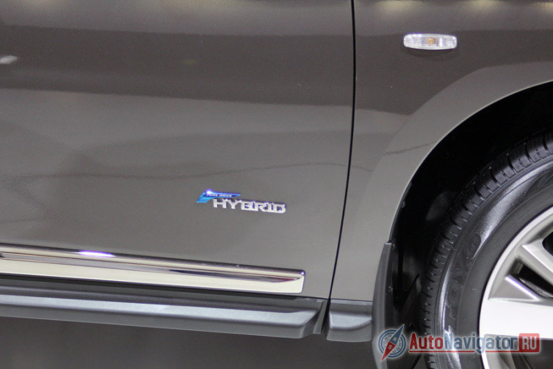 Примечательно, что наряду с бензиновой версией 3.5 V6 на нашей земле освоят производство гибридной версии Nissan Pathfinder, сертифицированной для рынка РФ