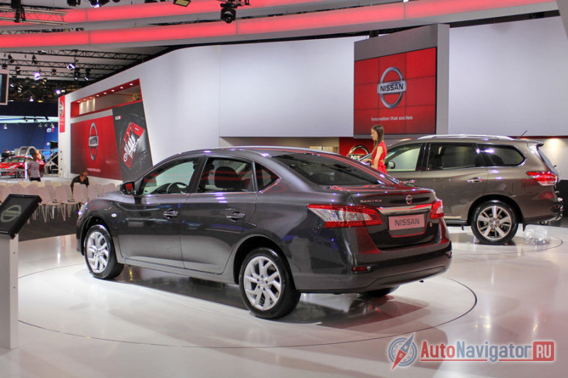 Другую новинку бренда тоже будут делать в России, но не в Каменке, под Санкт-Петербургом, а в Ижевске, там, где раньше рождались на свет «Москвичи». Речь идет о Nissan Sentra. Это новый седан, сделанный с участием «АвтоВАЗа» и призванный заменить «Тииду»