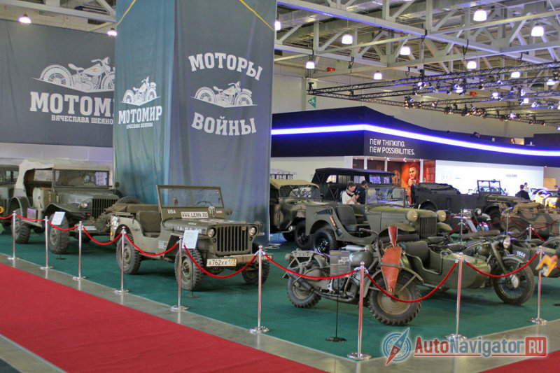 Наряду с гражданской на ММАС 2014 было много военной техники времен Второй мировой – несколько десятков моделей и каждая на ходу, в предельно аутентичном состоянии. Разнообразие экспонатов музейное: советские аппараты, немецкие автомобили и мотоциклы, транспортные единицы союзников обоих сторон