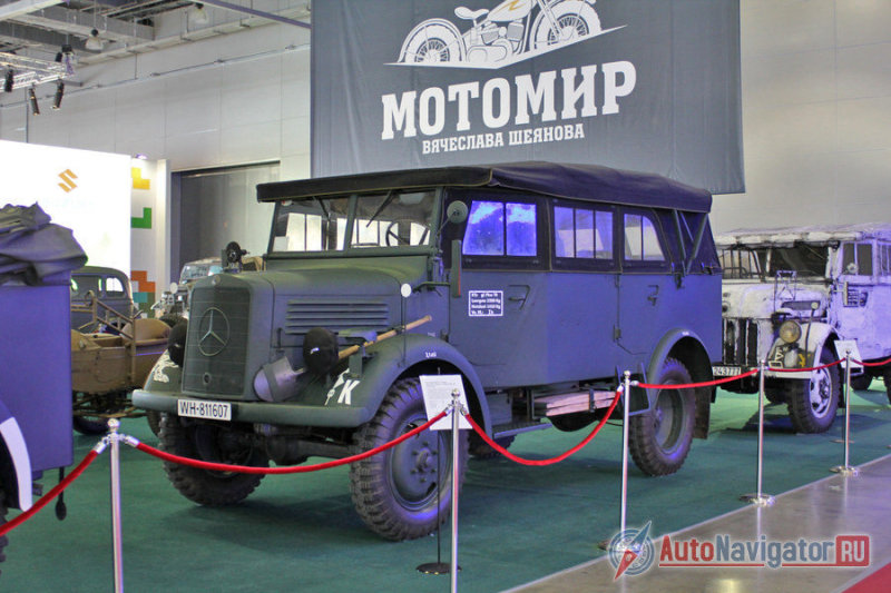 Рядом похожий на него Mercedes-Benz L1500A