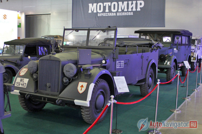 Недалеко от этих гигантов вездеход меньших размеров. Это командирский Horch-901 1938 года – самый узнаваемый автомобиль высших военных чинов гитлеровской Германии, выпускавшийся с 1937 по 1943 годы