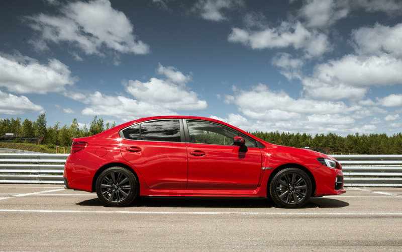 Жесткость передней части шасси увеличилась на 14%, а задней – на 35%. Жестче стал кузов: на кручение на 40%, а на изгиб – на 30%