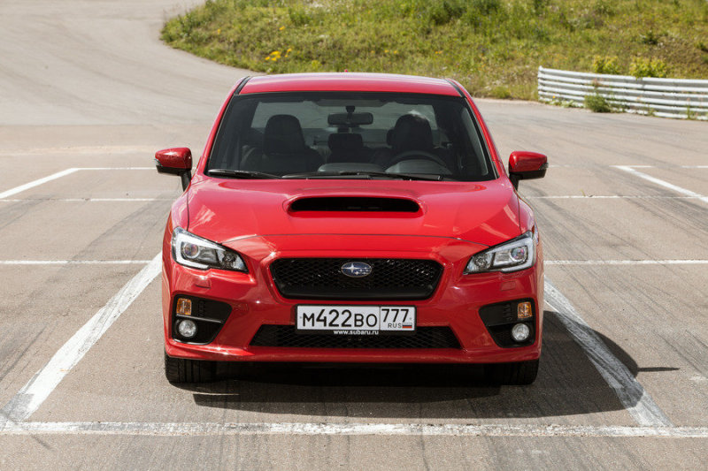 Шедевром дизайна Subaru WRX не назовешь, но...