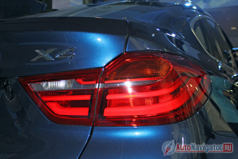 Конструкция задней оптики в духе других моделей марки