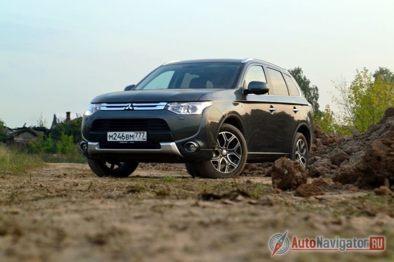Mitsubishi Outlander: Просто и надежно, но дорого