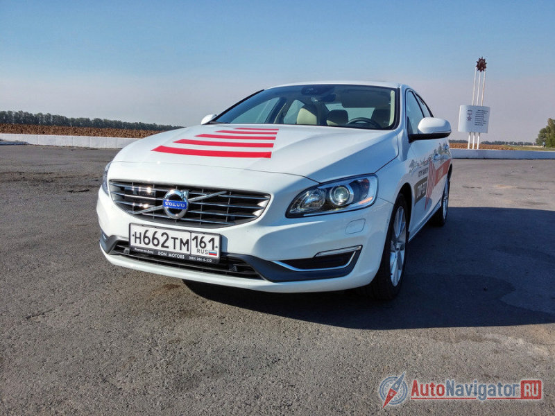 ... машина получила модернизированную переднюю часть кузова и более современную оптику