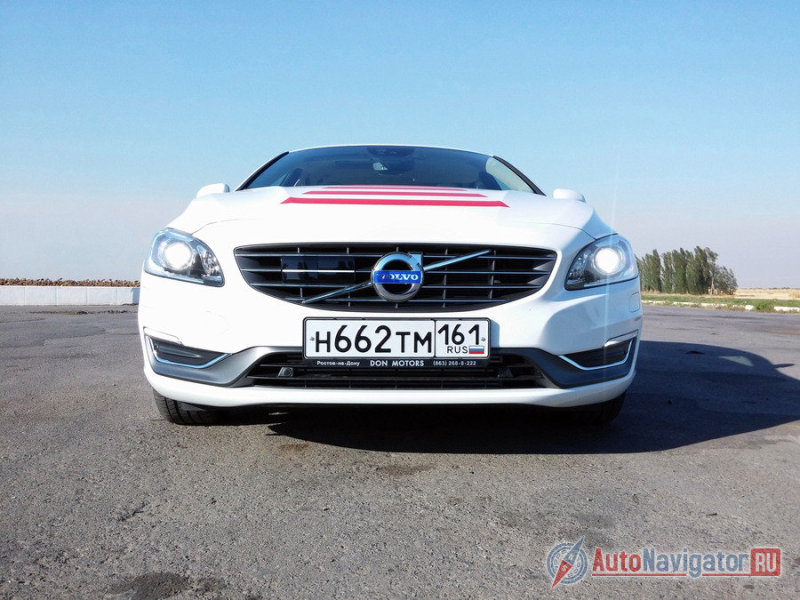 На Volvo приятно смотреть, особенно если кузов окрашен белой или черной эмалью