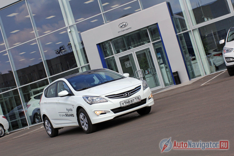 Во многом именно за счет внешности на него обращали внимание. Если оставить за скобками цену, то среднестатистический покупатель этой машины в первую очередь цепляется за дизайн, во вторую за комплектацию и только потом за ездовые повадки