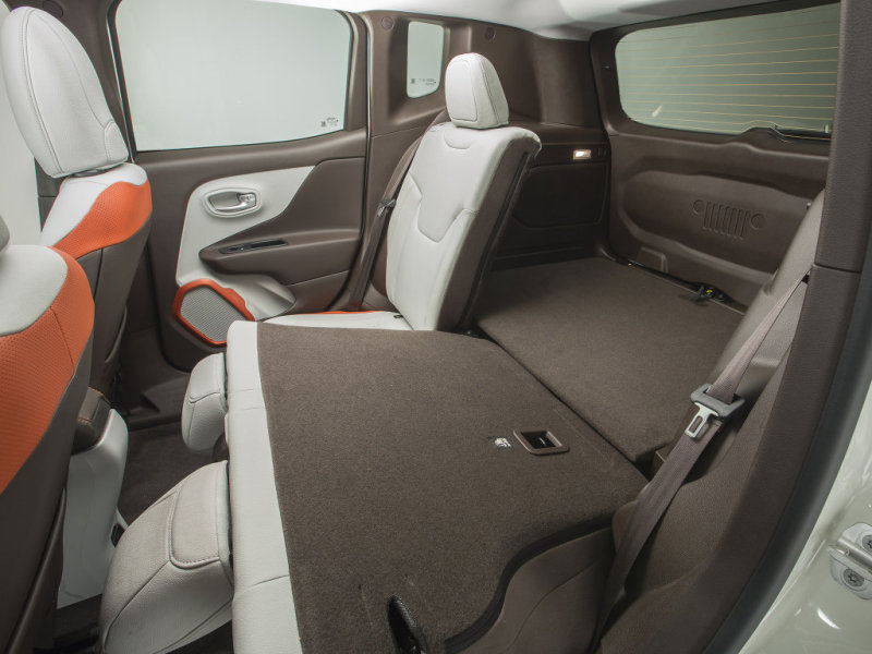 В максимуме объем багажника равен 1297 литрам