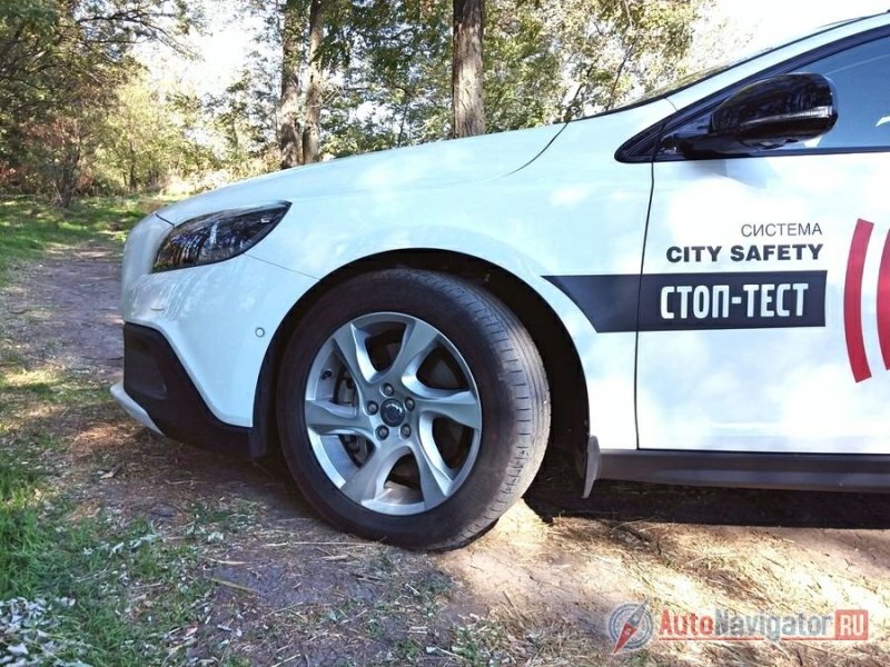 Маленькие углы въезда и съезда? Ну так родственников на природу Вам не придется вывозить. А для поездок в спортзалы и клубы параметры геометрической проходимости не очень важны