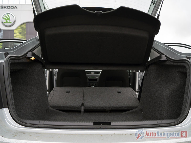 Верхнюю полку можно убрать. Возможности загрузки после этого становятся очень внушительными