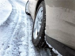 ГИБДД Москвы призывает водителей быть внимательными на дороге