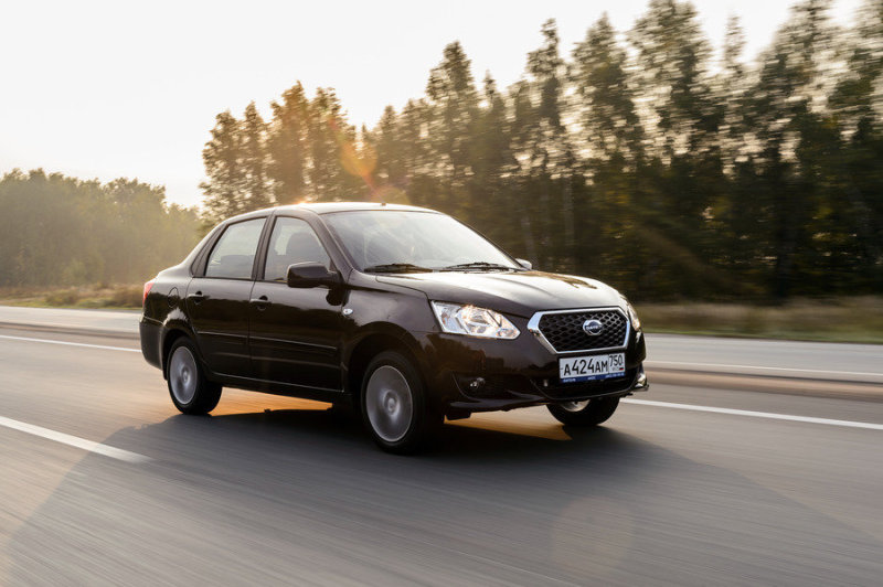 На ровном асфальте подвеска Datsun on-Do ведет себя заурядно и сказать о ней нечего