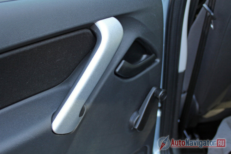 Качество сборки местами хромает