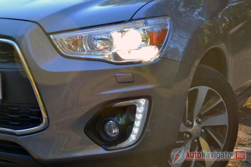 Светодиодные дневные ходовые огни наличествуют только в дорогих версиях. С мотором 1,6 они недоступны