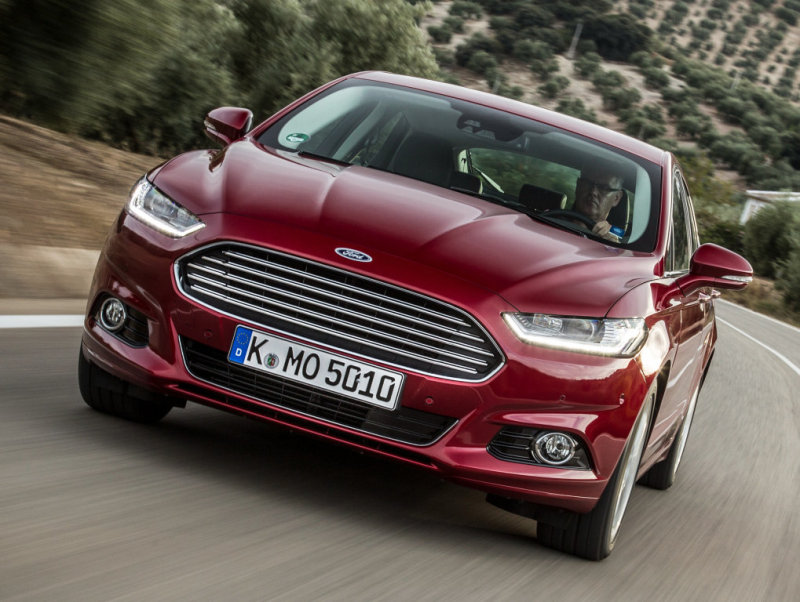 Носовая часть в стиле Aston Martin выглядит восхитительно