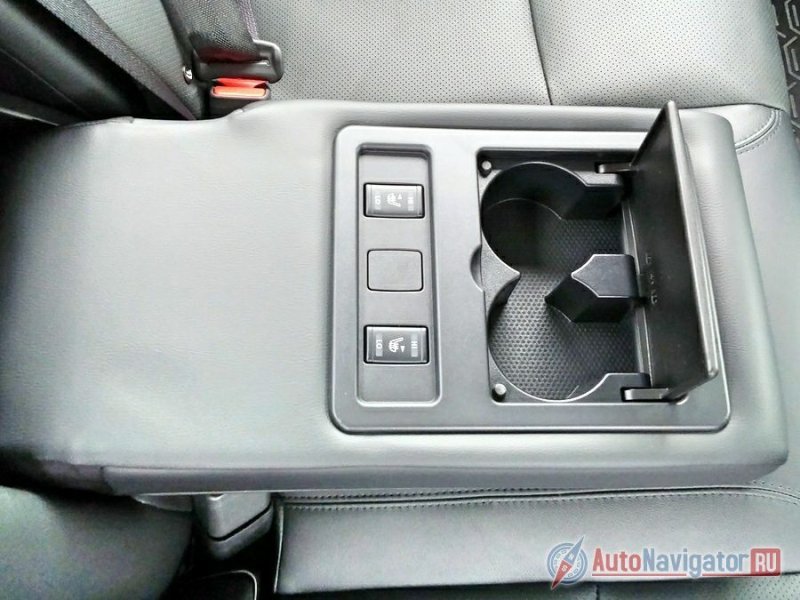 «Диван» на «галерке» снабжен раздельным 2-ступенчатым подогревом