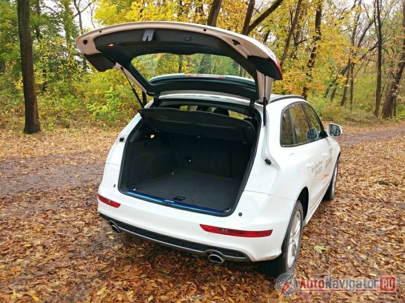 Вместительный багажник отличается небольшой погрузочной высотой и ...