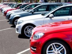 Россияне скоро смогут ставить машины на учет прямо в автосалонах