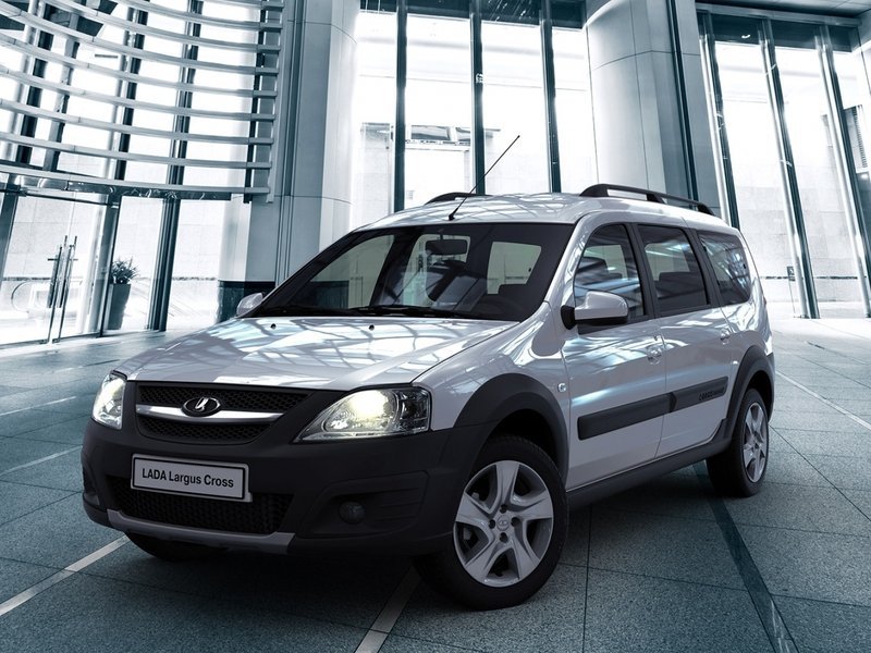 Lada Largus Cross — в России от 485 000 рублей