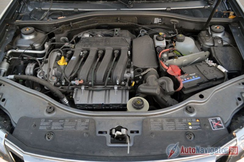 Подкапотное пространство тут даже поаккуратней, чем у Qashqai. До всего можно дотянуться. Но это заслуга «Рено», а не «Ниссан»