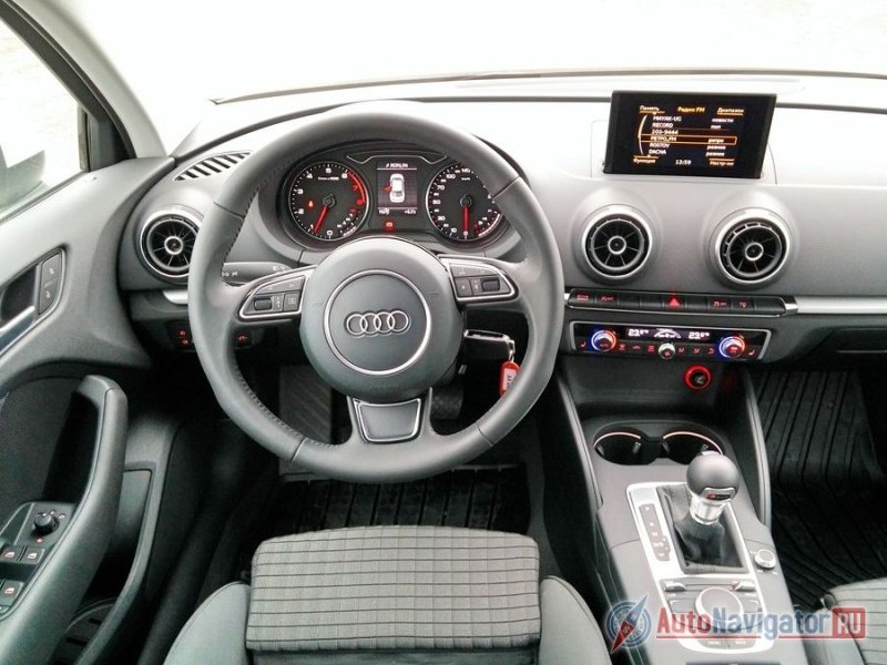 Место водителя рабочим назвать сложно, скорее - это место отдыха