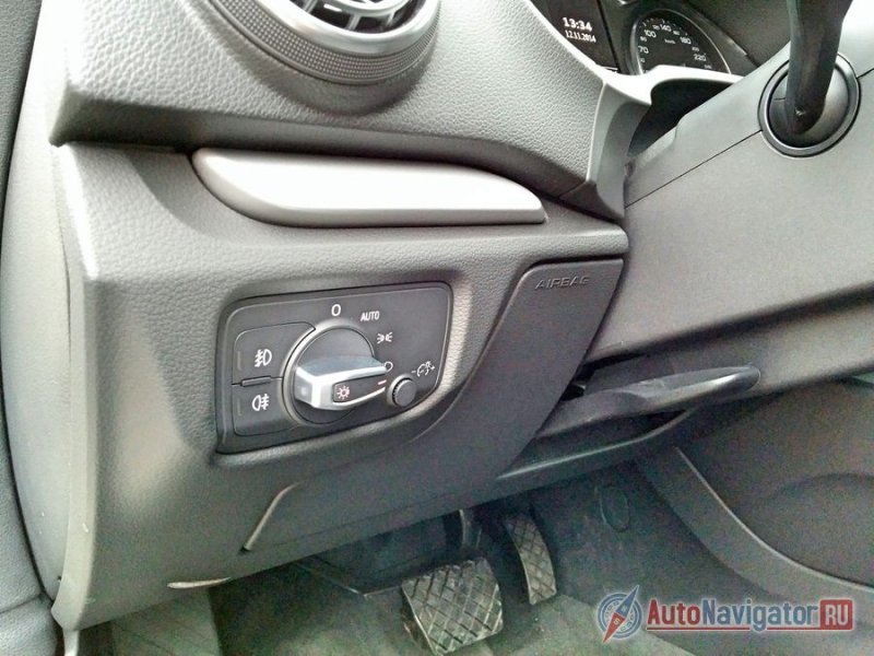 Audi A3 Sedan - один из немногих автомобилей с коленной подушкой безопасности