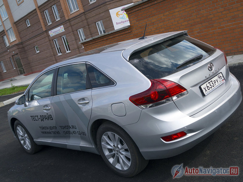 Плавные, можно даже сказать, естественные формы делают облик автомобиля легким для восприятия