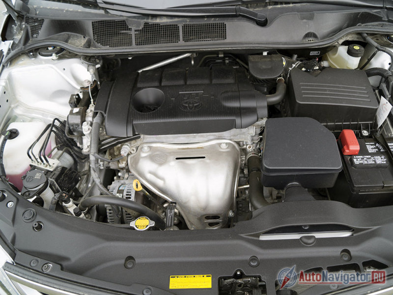 2.7-литровая рядная «четверка» (185 л.с.;245Н•м) легко справляется со своими обязанностями. При этом следует помнить, что в них не входит агрессивно-динамичная езда