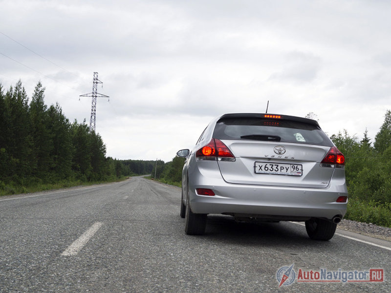 Родная стихия ToyotaVenza - трасса. Автомобиль идеально подходит для дальних семейных поездок