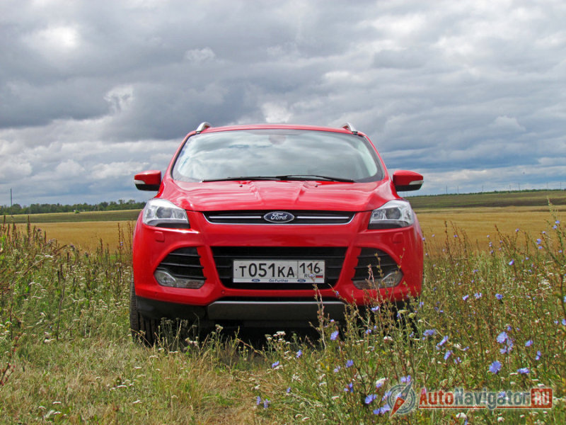Переход от поколения к поколению изменил экстерьер «Куги» также, как внешность некогда популярного «Фокуса», когда из второй генерации он превращался в третью.  Если в прежней «Куге» отчетливо мелькали штрихи «Фокуса два», то в кроссовере нынешних лет очевидна стилистика «Фокуса» дня сегодняшнего