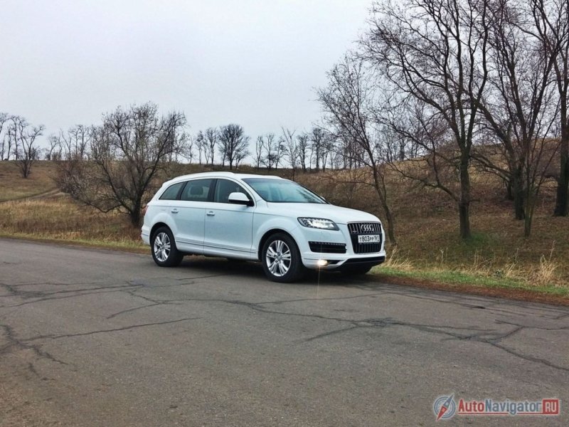 Внешний декор не раздражает и не выглядит нарочитым, как толстенная золотая цепь на шее «нового русского» из 90-ых годов прошлого века