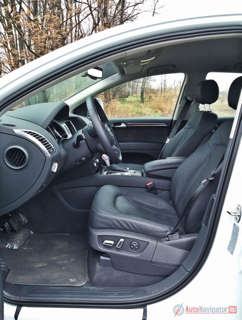 Эргономика практически идеальная, особенно удобно находиться за рулем