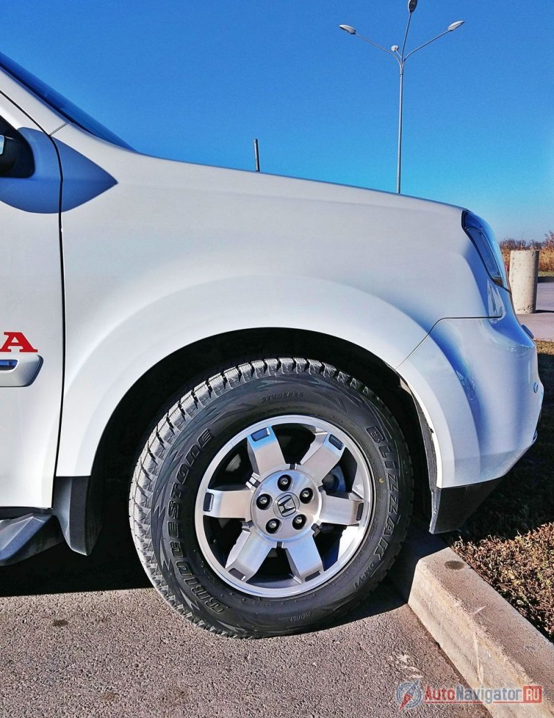 Дорожный просвет Honda Pilot – 20 см. Достаточно для города и легкого бездорожья