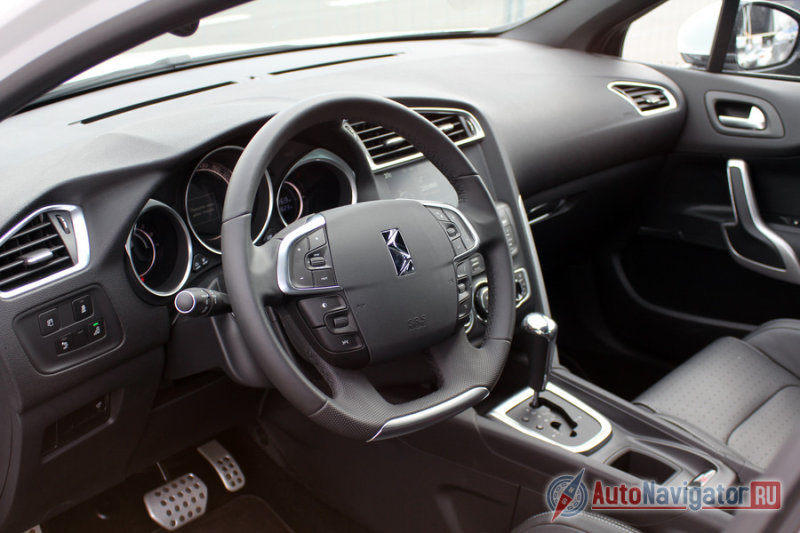 Настройка органов управления занимает в районе пяти минут. Диапазоны регулировок позволяют подстроить рабочее место под человека любого телосложения