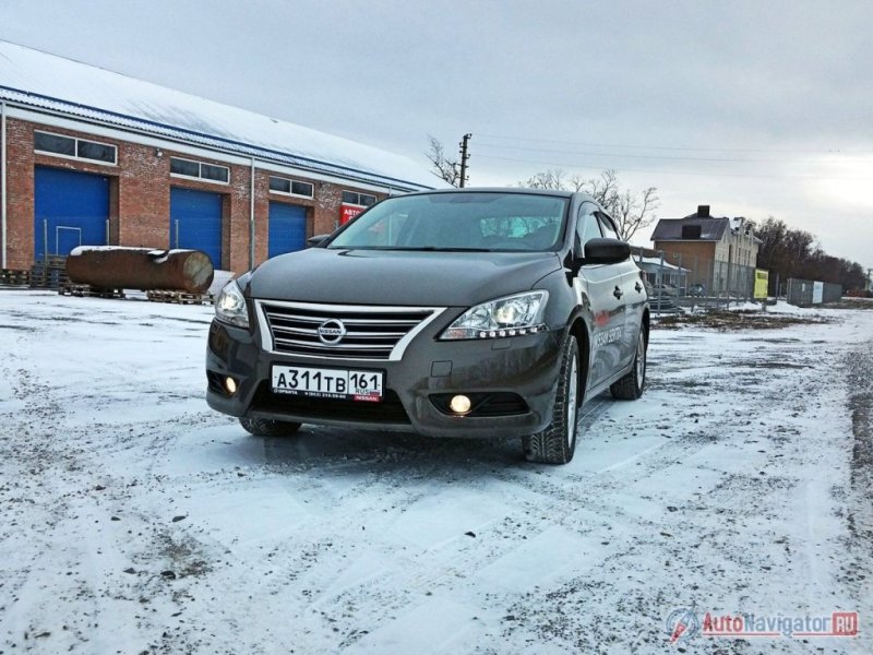 Рассматривая Nissan Sentra, можно найти много сходств с более дорогим седаном Teana