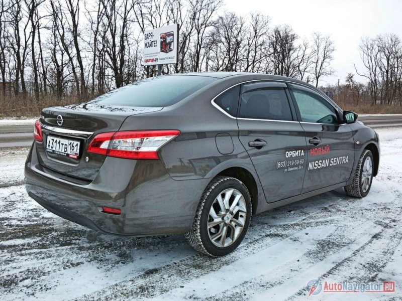 На ходу Sentra – типичная «рабочая лошадка» со спокойным и прогнозируемым поведением