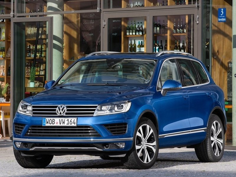Volkswagen Touareg 2015 — в России от 2 192 000 рублей