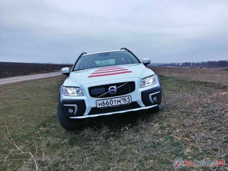 Volvo XC70 опционально оснащается активной подвеском Four-C, которая предлагает водителю три уровня настройки работы